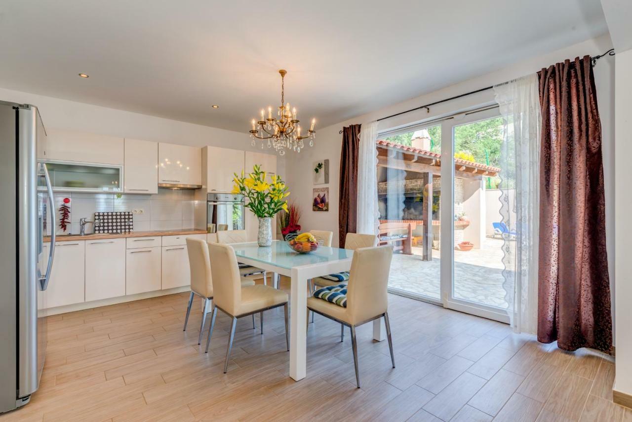 אומיס Holiday Home Figa מראה חיצוני תמונה