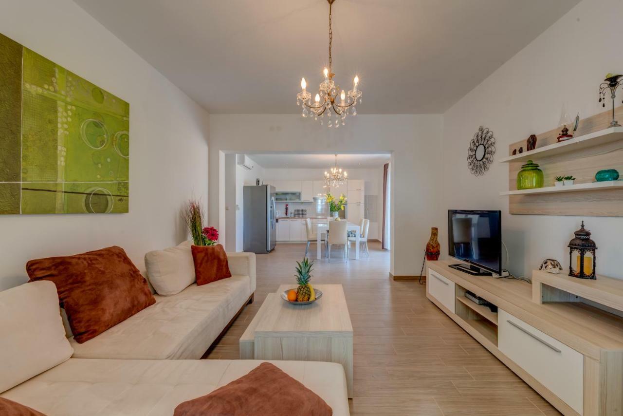 אומיס Holiday Home Figa מראה חיצוני תמונה