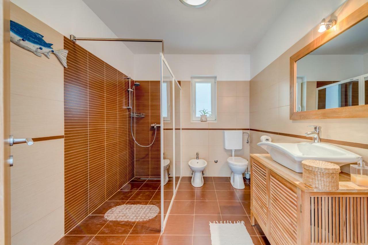 אומיס Holiday Home Figa מראה חיצוני תמונה