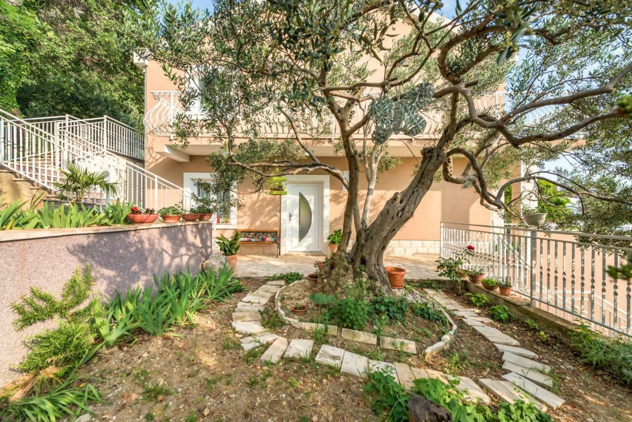 אומיס Holiday Home Figa מראה חיצוני תמונה